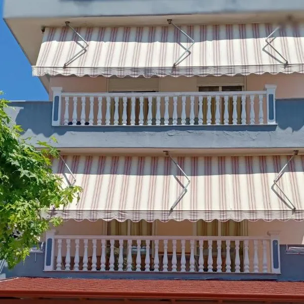 APARTMENTS HARIS, hotel din Olympiakí Aktí