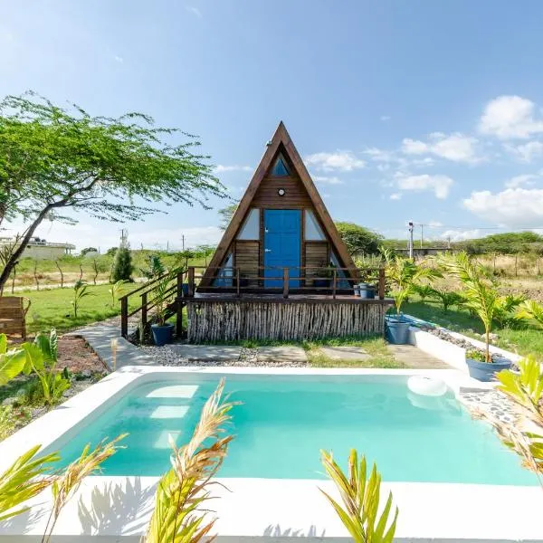 Cashaw Cabin - Private Retreat with a Pool, khách sạn ở Treasure Beach