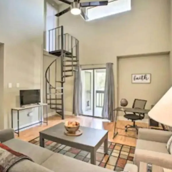 New! LSU Baton Rouge Contemporary 3 Bedroom Suite Condo, hotel in Baton Rouge