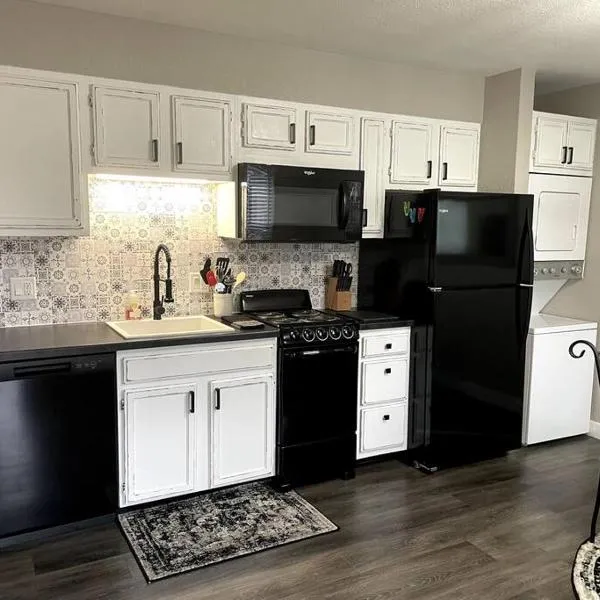 New Remodeled Luxury Condo By The Lake, No Stairs!, hotel in Branson