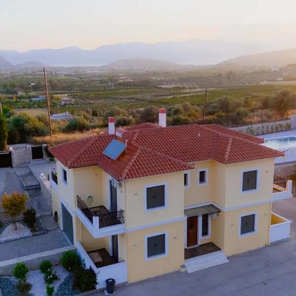 Βίλλα Πηνελόπη με πισίνα σε ιδιωτικό λόφο με θέα, hotell i Nafplio