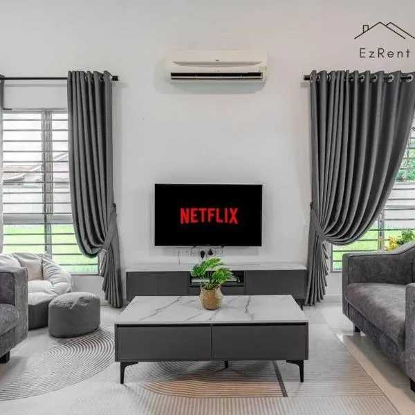 Semi-D Black & White Retreat with Free NetFlix WiFi, hotel din Taiping