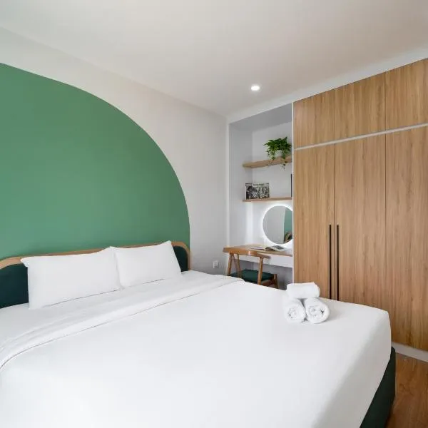 MOONLIT Suites Hotel by Luxe Paradise, hotel di Hanoi