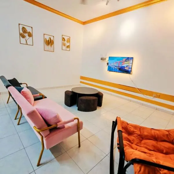 GOLDEN HOUSE ,1min to aeon, 7min to zoo,8min to lake gardens, hotel din Taiping