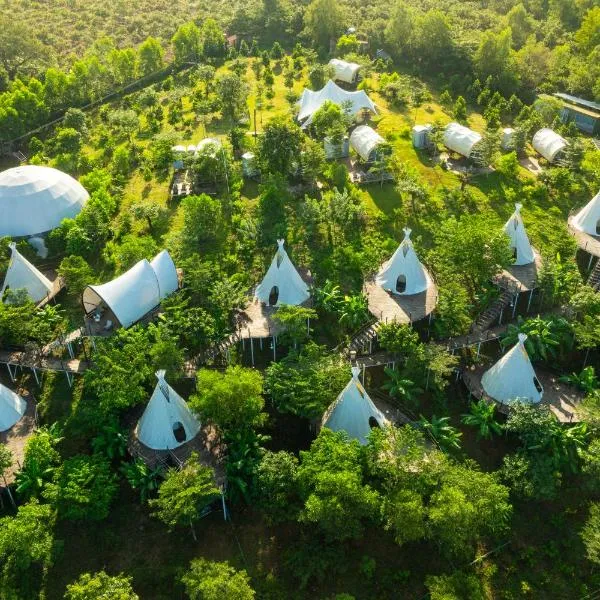 Panorama Glamping, hotel in Ðịnh Quán